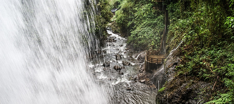 kostarika-za-vodopadem