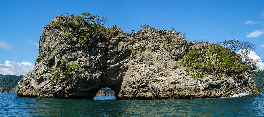 Cestopis-Kostarika-Montezuma-Isla-Tortuga-8-Skaly