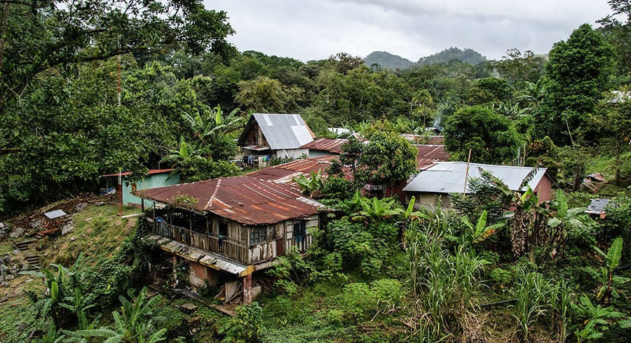 Kostarika - Irazu - Pohled na zapomenutá obydlí kdesi ve vnitrozemí Kostariky
