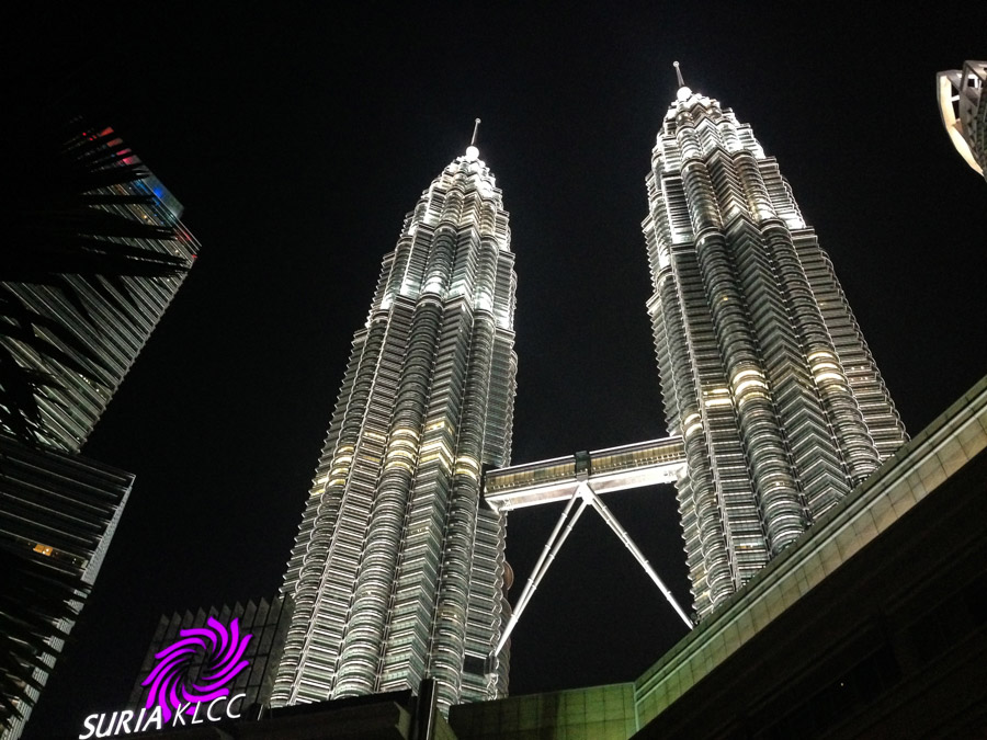 Cestopis Malajsie - Kuala Lumpur - Petronas v noci